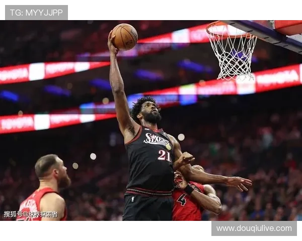 凯尔特人76人东部强强对话，马克西状态火热
