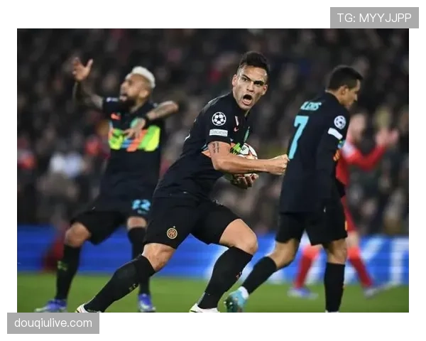 定位球已成国际米兰常规武器，教练组专项训练见成效